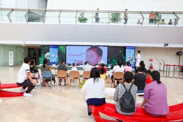 天津市口腔医院走进自然博物馆开展2023全国爱牙日义诊活动