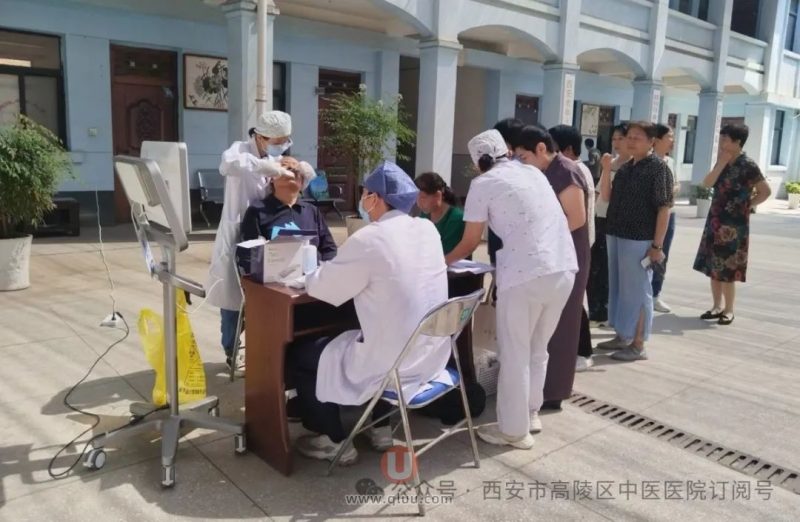高陵区**口腔科开展口腔科普义诊活动