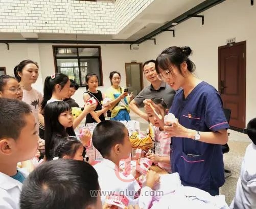 金典口腔组织开展儿童节口腔宣教活动