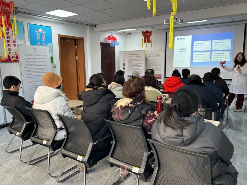 德韩口腔走进世秀社区开展“健康口腔，幸福世秀”知识科普讲座